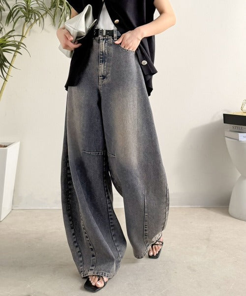 《JaVaジャバコラボ》ゆるっと可愛い、最旬シルエット。バレルレッグワイドカーブデニムパンツ jv1400004
