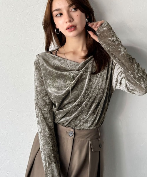 【mily bilet】一歩先のオシャレにアップデート！クラッシュベロアワンオフショルドレーププルオーバー（サムホール付き） mi1269007
