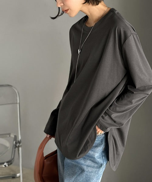 品よく、楽ちん。大人の余裕が漂う。シルケット素材 レイヤード ラウンドヘム 長袖 ロンTEE ce1020296