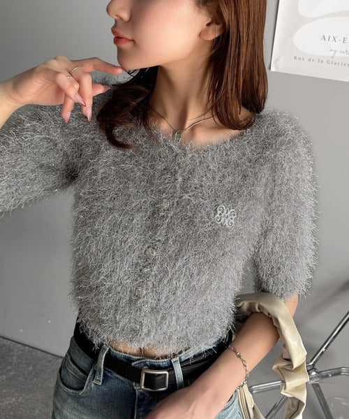 【mily bilet】ふんわり大人可愛い。ラメシャギーブローチ付きワンオフショル前後２WAYカーディガン mi1259012