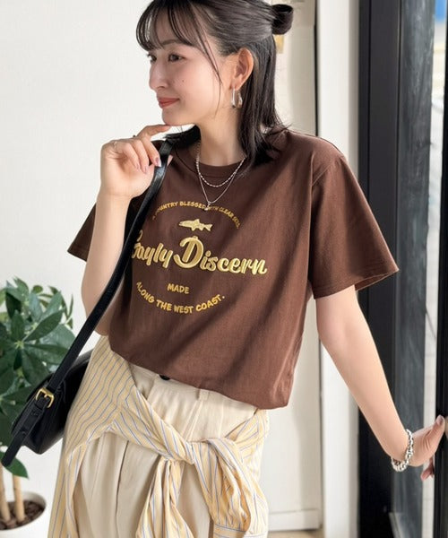 《JaVaジャバコラボ》刺繍とプリントが織りなす唯一無二のデザイン。綿100％おさかな刺繍Tシャツ jv1050359