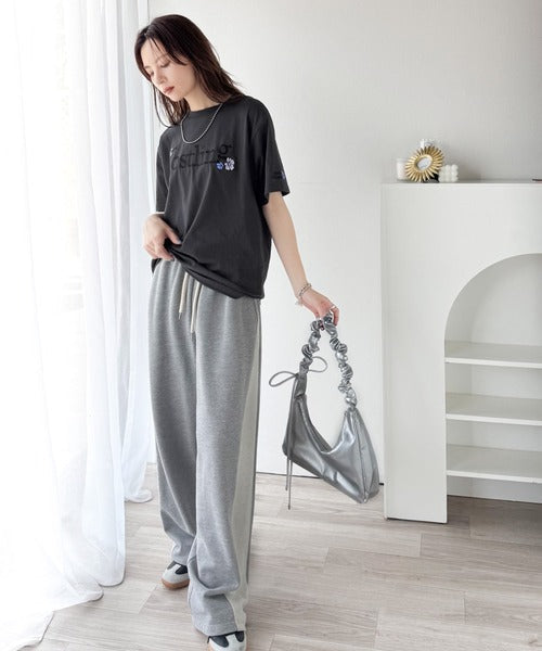 ナチュラルな中に、さりげない華。綿100％ロゴ×フラワー刺繍ビッグTシャツ（半袖） ce1260485