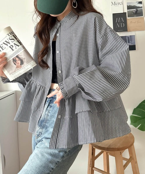 いつものシャツを、少しだけ上品に。柄アソートティアードフリルデザインペプラムシャツ(ストライプ/チェックあり) ce1110196