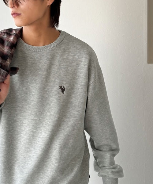 【Classical Origin】バックスタイルで魅せるベーシックな一枚。Rooster Back Embroidered Sweat Trainer／ルースターバック刺繍スウェットトレーナー co1010039