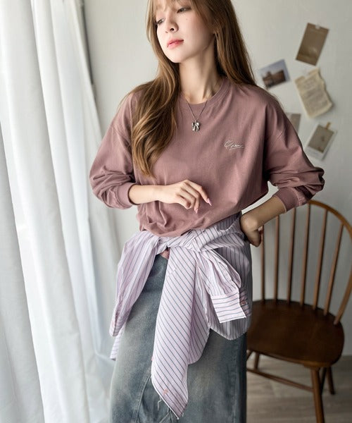 シンプルカジュアルを格上げ。綿100%ワンポイント胸刺繍シンプルロンTee ce1260187