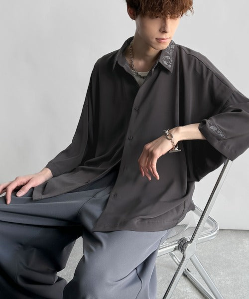 「雰囲気アガる。」衿刺繍ドレープドルマンシャツ／Embroidered Collar Draped Dolman Shirt co1010004