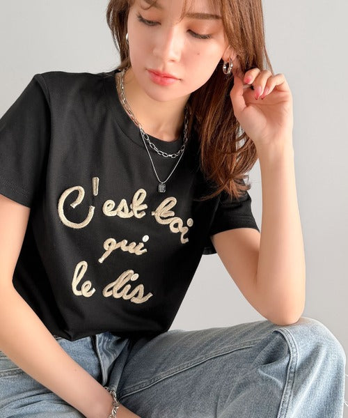 【mily bilet】着るだけでオシャレ感！ロゴプレート付きカラーフレンチコード刺繍Tシャツ(半袖) mi1329015