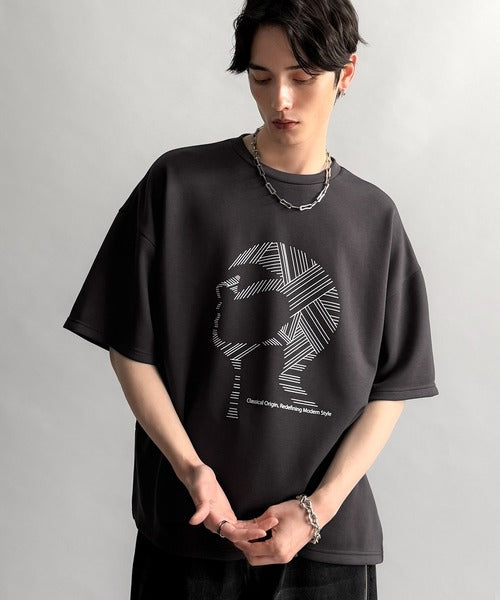 「視線を独り占め。」フェイスグラフィックオーバーサイズTシャツ／Face Graphic Oversized Double-Knit T-Shirt co1010006