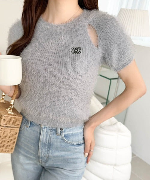 【mily bilet】ふんわり大人ガーリーな雰囲気を。胸刺繍肩スリット半袖シャギーニットプルオーバー mi1259013