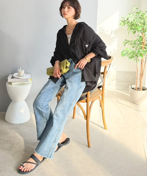 【接触冷感機能付き】冷感＆シアー素材で涼しく彩る。胸刺繍フード付きシアーシャツ（長袖） ce1070209