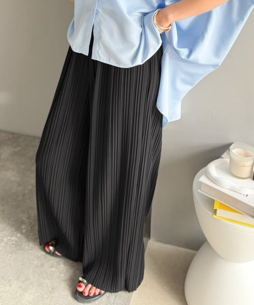 動きやすさと存在感を兼ね備えた着回し抜群の一枚◎セミワイド プリーツパンツ ce1015086