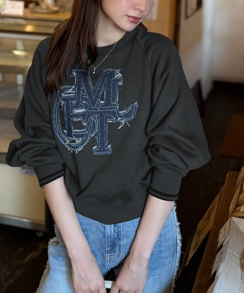 【mily bilet】ディティールの遊び心に一目ぼれ。デニムフリンジワッペン裏起毛ショート丈プルオーバー mi1329066