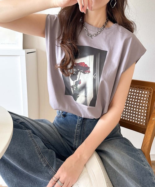 シンプルなのに着映える！お花フォトプリントシルケット加工フレンチスリーブTシャツ ce1020197
