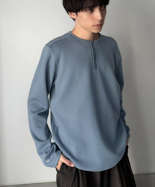 《Classical Origin》首元と袖口で魅せる、大人のゆるT。ダンボール素材ドット釦ヘンリーネックTシャツ（長袖） co1010058