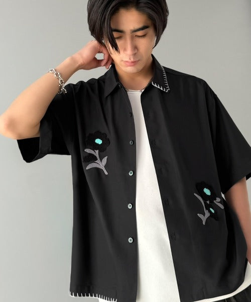 【接触冷感機能付き】サガラ刺繍フラワーステッチシャツ／Cool-Touch Fabric Sagara Embroidered Flower Stitch Shirt (半袖) co1320019