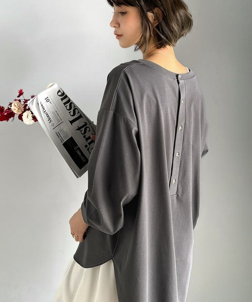 後ろ姿も、抜かりなく。胸刺繍 シルケット素材 ゆったりシルエット レイヤード バックヘンリー 長袖 ロンTEE ce1020307