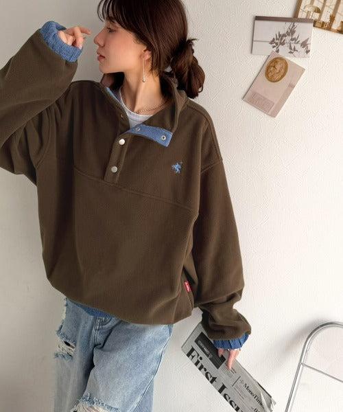 《JaVa ジャバコラボ》暖かさも、お洒落感も、欲張りに。胸刺繍ジャガード切り替えハーフボタンフリースプルオーバー jv1010674
