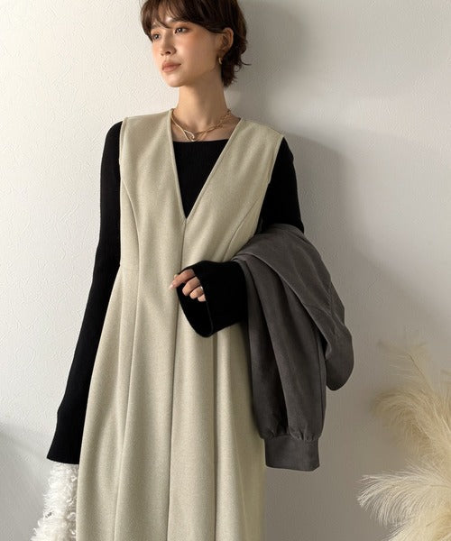 【Classical Evon】一枚で決まる、凛とした美しさ。Vネックウエストタックワンピース（ロング丈） ev1110146