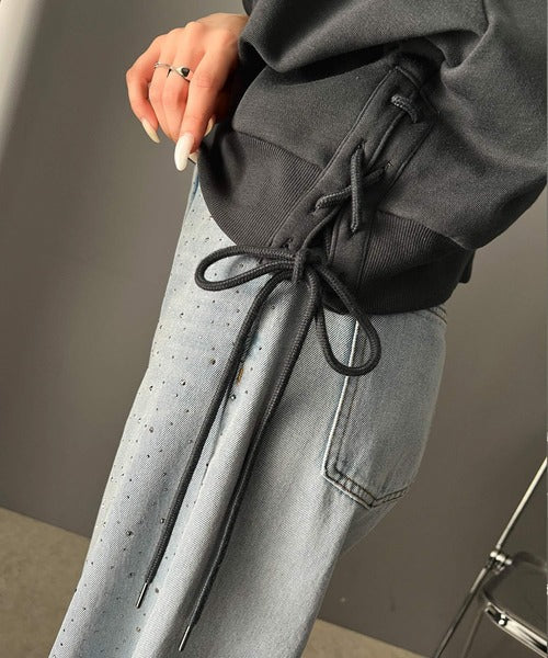 【mily bilet】大人肌見せヘルシースタイル。サイドレースアップ胸刺繍オフショルダースウェット mi1019051