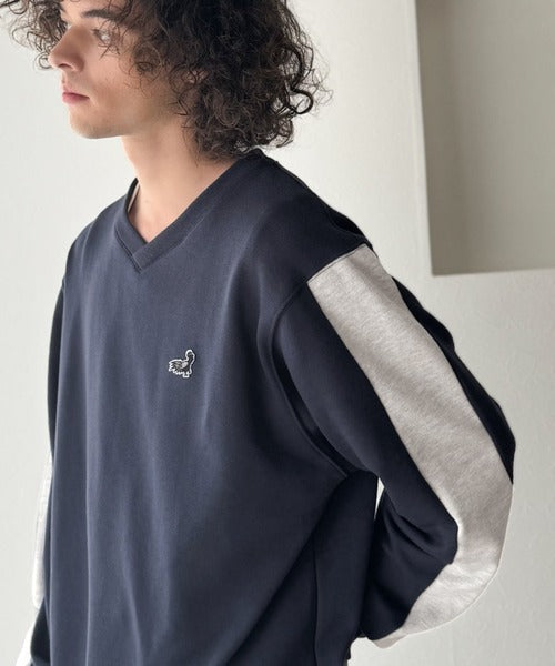 【Classical Origin】「個性をアクセントに。」袖ライン配色Vネックスウェットトレーナー（長袖）／Color Blocked Sleeves V-Neck Sweat Trainer co1150044