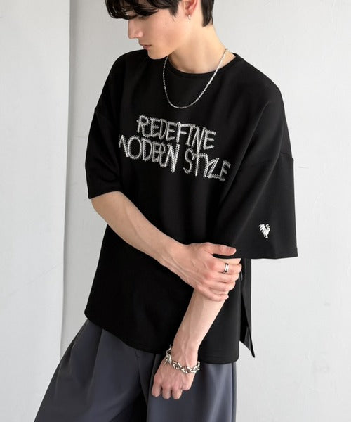 刺繍もシルエットもまるで3Dな主役級アイテム！立体刺繍ドレープダンボールTシャツ／3D Embroidered Draped Double-Knit T-Shirt co1010048