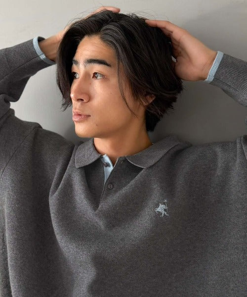 《JaVaジャバコラボ》ラフなのに、きちんと映える。配色スウェットライク胸刺繍入りポロ襟ニット（オーバーサイズ） jo1250005