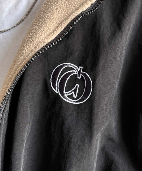 【Classical Origin】「これ1着で実質2着分の価値。」ナイロン×ボア2wayリバーシブル胸元刺繍ブルゾン／2WAY Reversible Nylon Boa Blouson co1150079