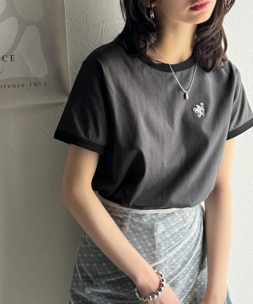 【sustaina+】デイリースタイルをアップデート。オーガニックコットン混 綿100％胸刺繍リンガーTシャツ ce1260400