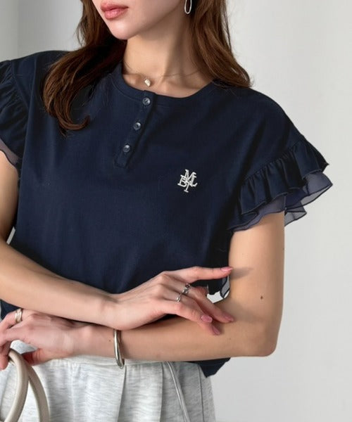 【mily bilet】ふわっと華やか、でも凛と。袖フリルコンパクトTシャツ mi1329092