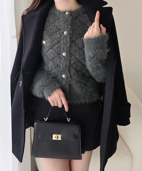 【mily bilet】大人可愛い、愛されニット。パール調ボタン使いキルティング風フェザーニットジャケット mi1359067
