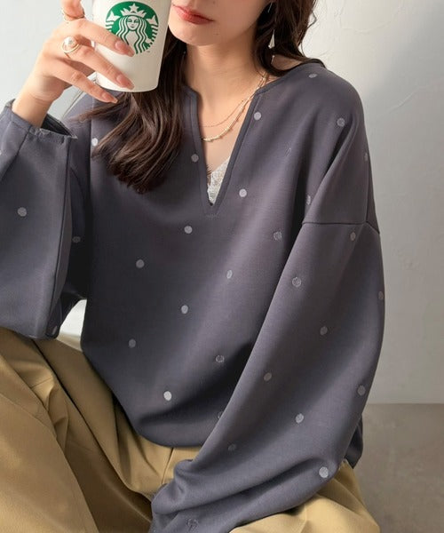 【Classical Evon】甘さ抑えて品よく映える。ドット刺繍袖ぽわんキーネックロンTEE（長袖） ev1260616