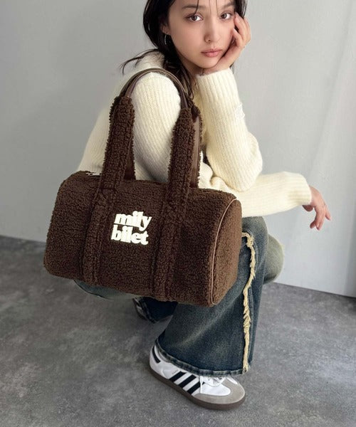 【mily bilet】ふわもこ感がたまらない主役バッグ♪ロゴ刺繍ボアボストンバッグ mi1179067