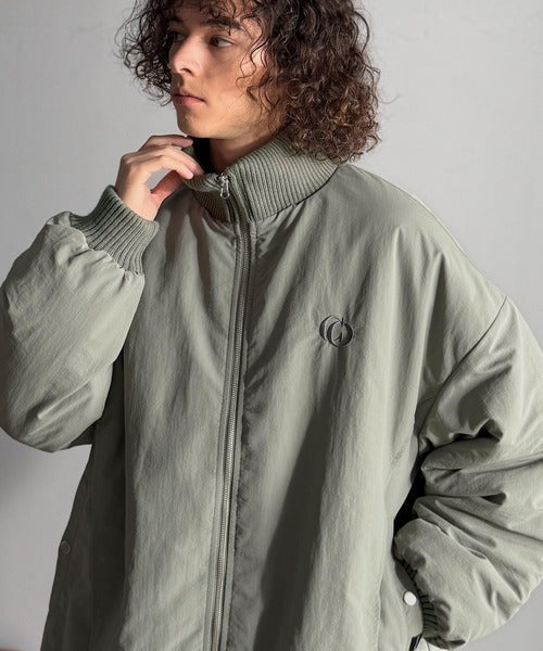【Classical Origin】「防寒高機能。」リブハイネック中綿入りモンスターオーバージャケット／Ribbed High-Neck Padded Monster Oversized Jacket co1010036