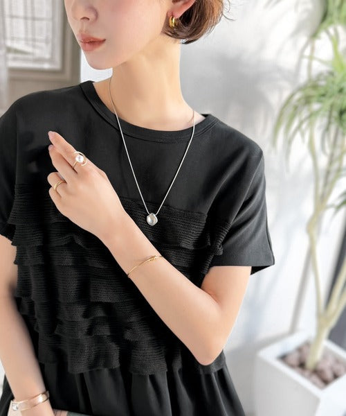 甘さを仕込む、大人の余裕。綿100％シルケット加工×シアーフリル切替オーバーサイズペプラムTシャツ（半袖） ce1410008