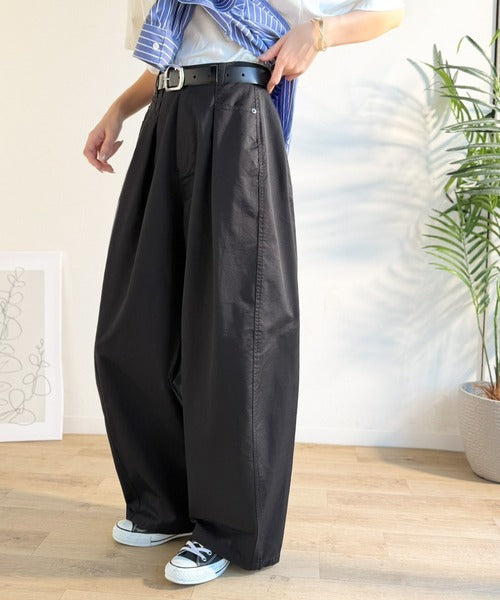 《JaVaジャバコラボ》 トレンド感たっぷりの最旬シルエット。タックバレルレッグパンツ jv1070220