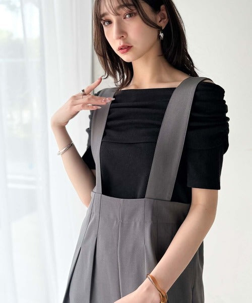 視線を奪う、美デコルテ。華奢見えを叶える、絶妙ドレープが◎ タイ付き五分袖オフショルトップス ce1240086