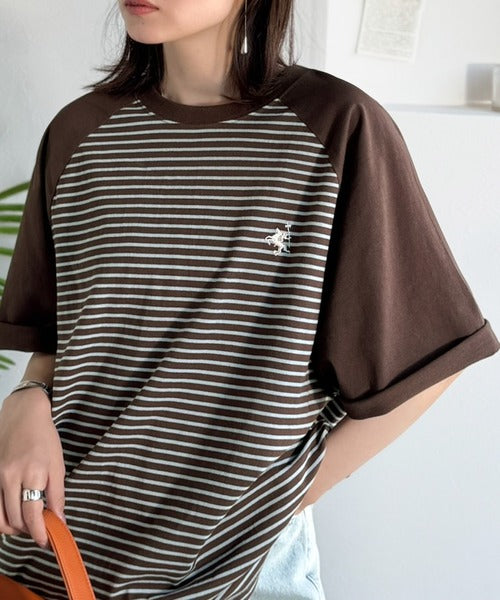《JaVaジャバコラボ》お洒落迷子の救世主。綿100％胸刺繍ラグラン配色ボーダーTシャツ jv1260558