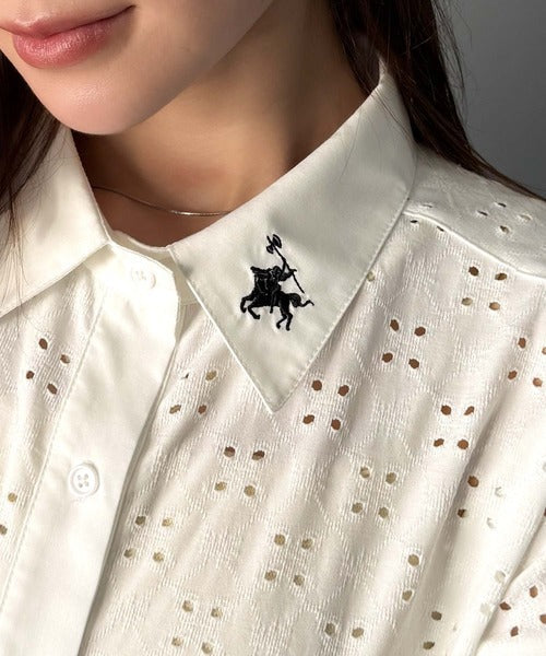 さっと羽織ってきれいめカジュアル。ワンポイント刺繍アイレット柄レースフレンチスリーブシャツ ce1020220