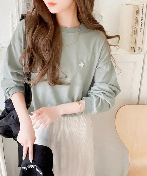 大人カジュアルスタイルに。綿100％着心地抜群の胸刺繍クルーネック長袖Tシャツ ce1050215