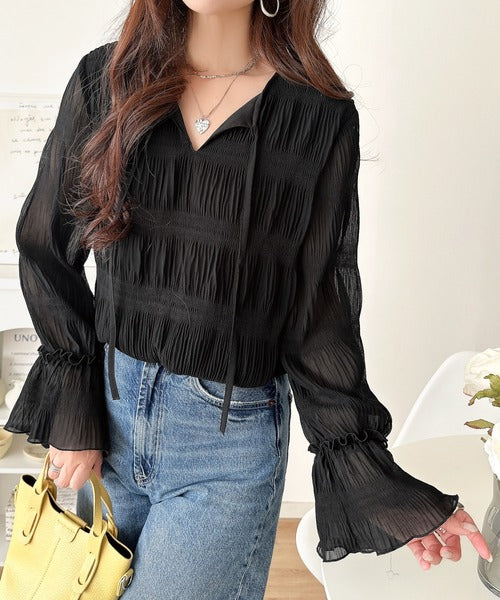 涼やかに、品よく、愛らしく。前後2wayリボンキャンディスリーブシアープリーツブラウス（長袖） ce1010538