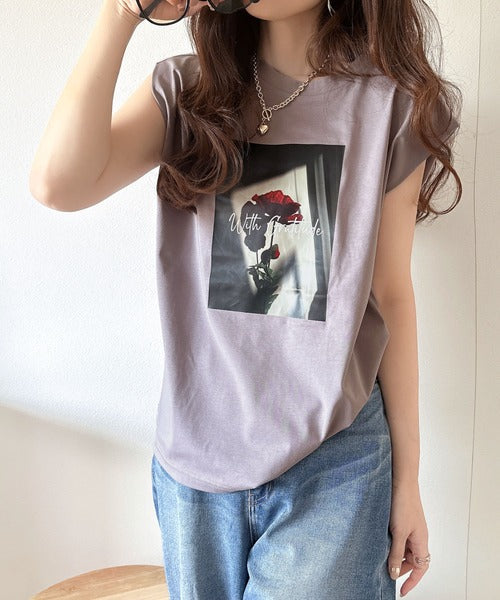 シンプルなのに着映える！お花フォトプリントシルケット加工フレンチスリーブTシャツ ce1020197