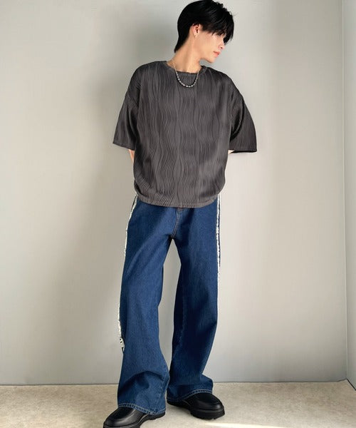 涼しくキマる、大人のリラックス。オーバーサイズウェーブ柄ジャガード半袖Ｔシャツ（メンズ） cm1010429