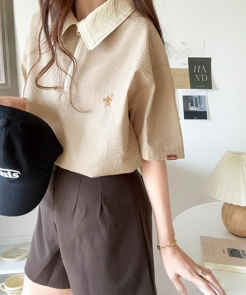 《Javaジャバコラボ》一点投入で好印象コーデ。胸刺繍サッカー素材ハーフジッププルオーバー jv1260175