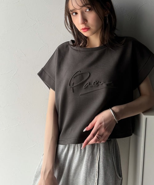 《JaVaジャバコラボ》上品な大人の抜け感。フロントPAEANエンボス加工半袖Tシャツ（ロゴ） jv1260427
