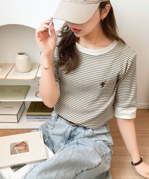 大人可愛いの新定番。袖リンガーボートネック胸刺繍ボーダーTシャツ（半袖） ce1260419
