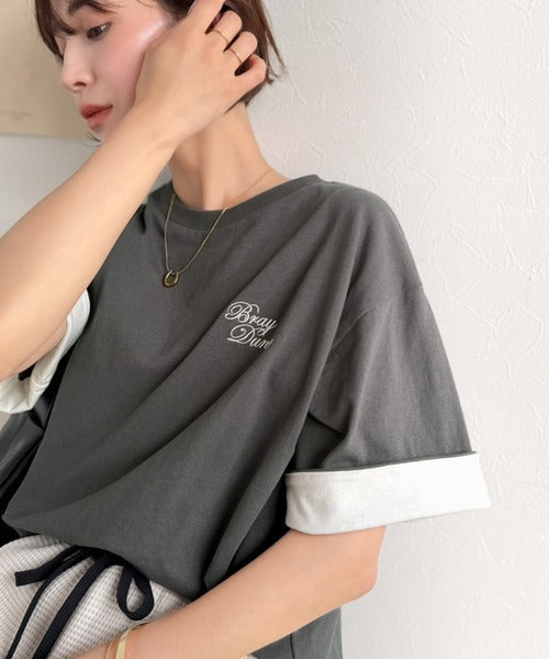 《JaVaジャバコラボ》大人の色魅せ、軽やかに映える。綿100％ 胸刺繍入り 袖配色切り替え Tシャツ（半袖） jv1330106