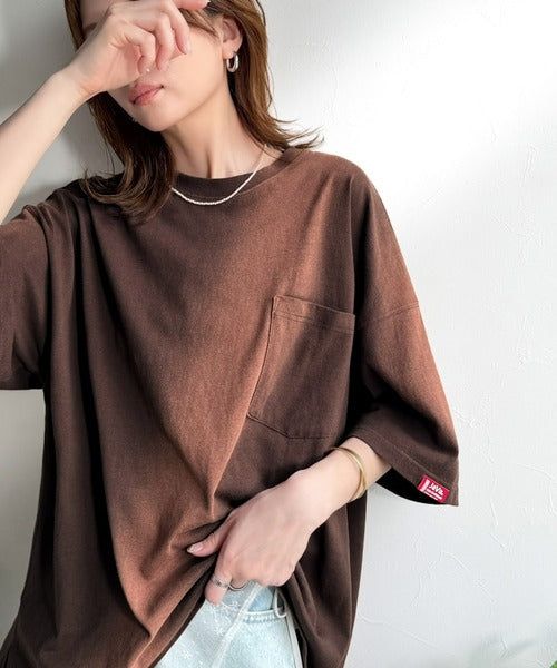 《JaVaジャバコラボ》唯一無二のヴィンテージ感。オーバーサイズシルエットのスプレーダイポケットTシャツ（半袖） jv1020359
