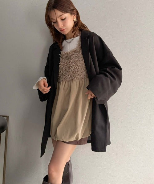 そのふわふわ、反則級。異素材ドッキングで一枚主役。フェザージャガード×ベロアツイルドッキングチュニック ce1010678