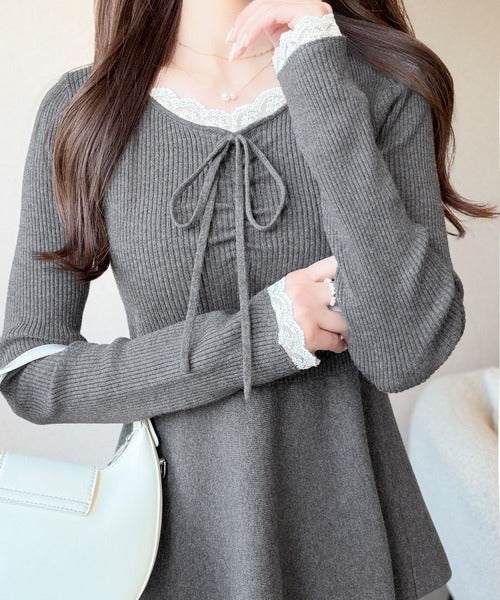 【mily bilet】甘さをひとさじ、華やぐ大人ガーリー。レースレイヤード風ギャザーリボンペプラムニット（長袖） mi1359060