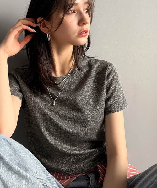 さりげなく輝くラメが主役。ラメ入りショート丈Tシャツ（半袖） ce1110124